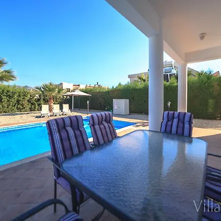 Natalia Villa Coral Bay