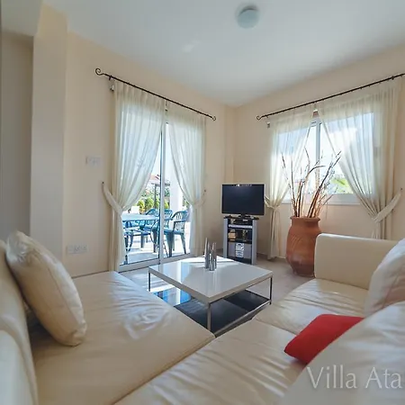 Natalia Villa Coral Bay