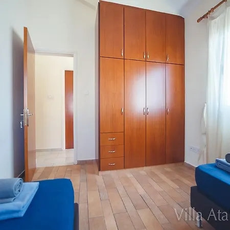 Natalia Villa Coral Bay