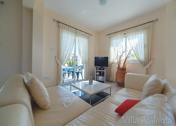 Natalia Vila Coral Bay