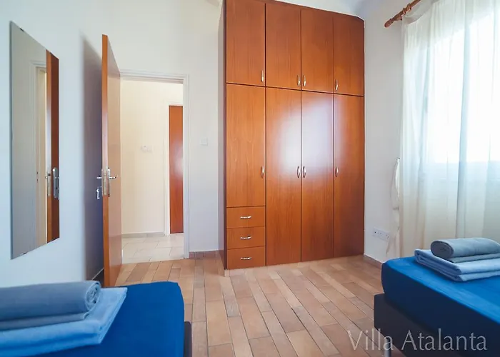 Natalia Villa Coral Bay